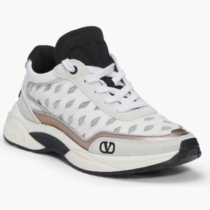 NWT - Valentino Garavani Ready Go Runner Low Top Sneaker